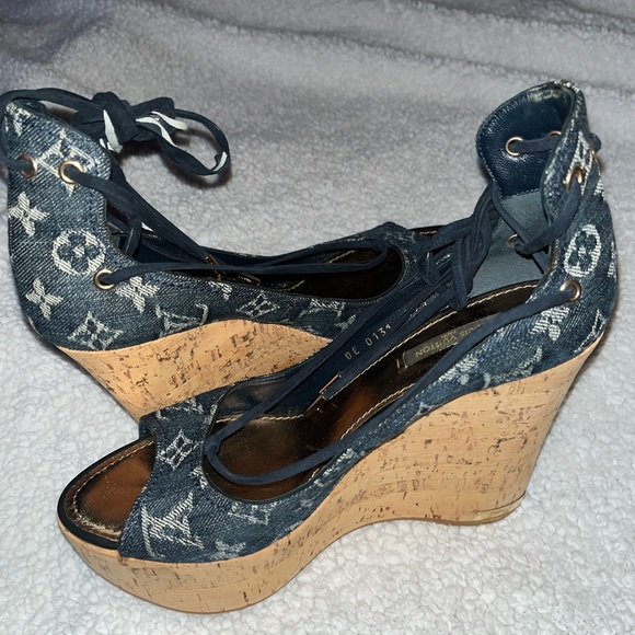 Authentic Louis Vuitton Wedge Sandals 9.5 - Picture 3 of 10